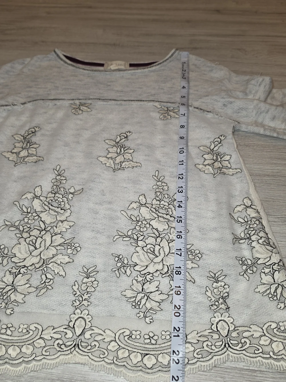 Altar'd State Long Sleeve Shirt Women's White Size Small C6 - Picture 3 of 6